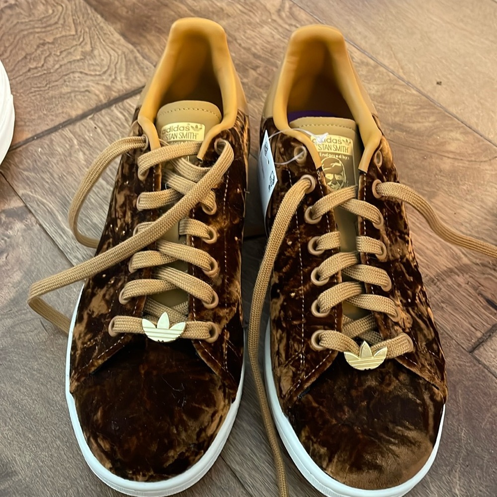 Brown Velvet Stan Smith Sneaker